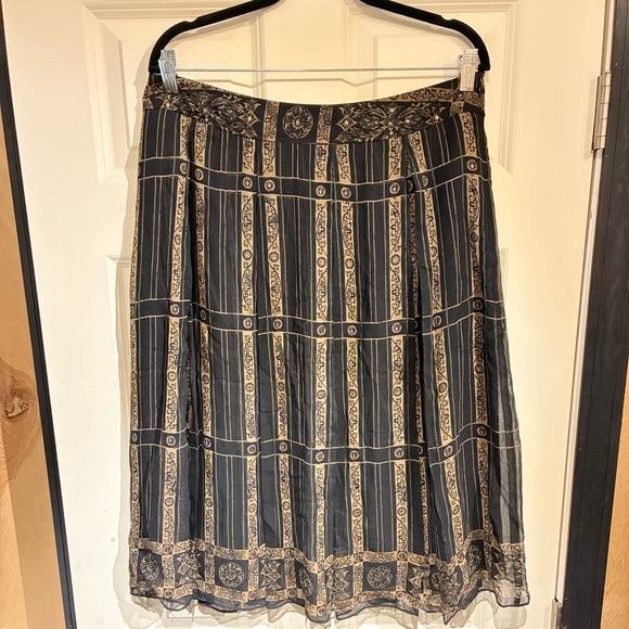 Alfani Dresses & Skirts - ALFANI Black, Gold, & Multicolor Flowy Skirt - Size: 12